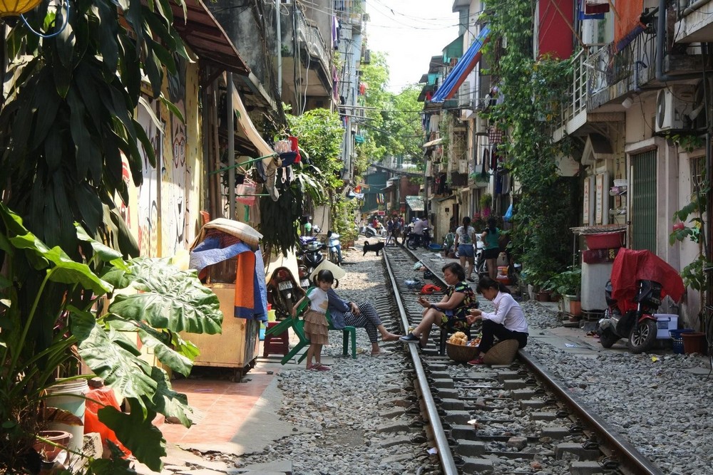 Daily life at Hanoi train street